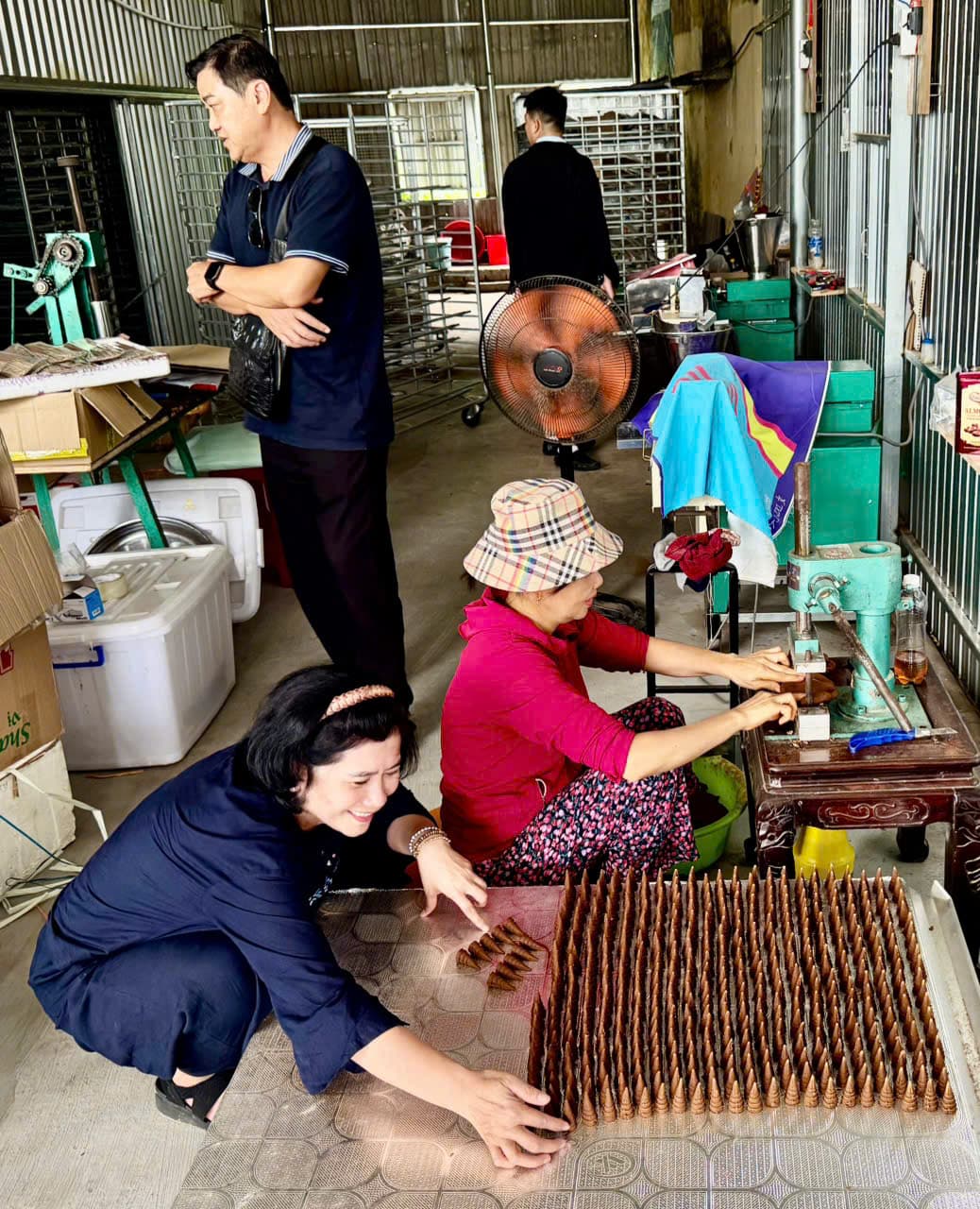 Đoàn khảo sát Dự án Nông nghiệp nhà màng – Du lịch sinh thái – Du lịch cộng đồng tại Gò Nổi thăm Hương Đất Việt