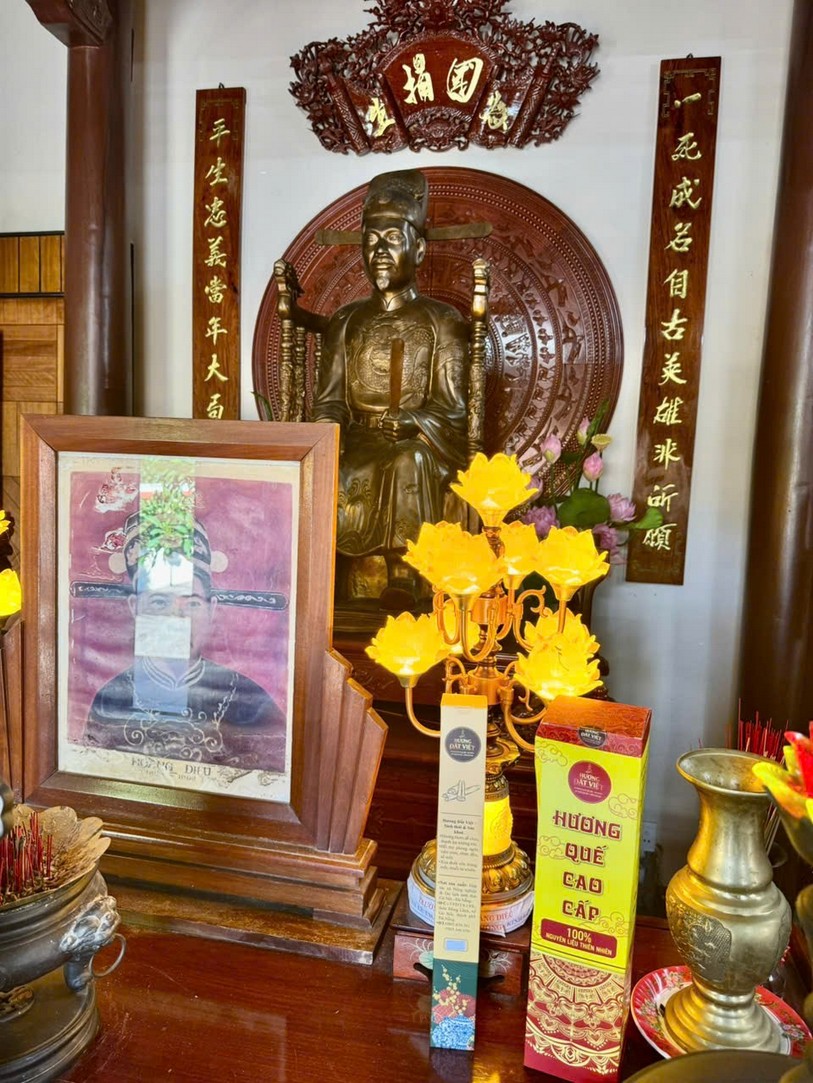 Hương Đất Việt trên bàn thờ cụ Hoàng Diệu